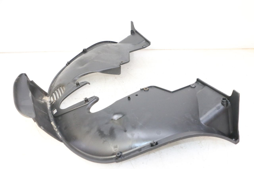 photo de VOORSTE ONDERKAP VERBINDING PIAGGIO MP3 LT 300 (2010 - 2016) - Zoom op gebruiksstaat