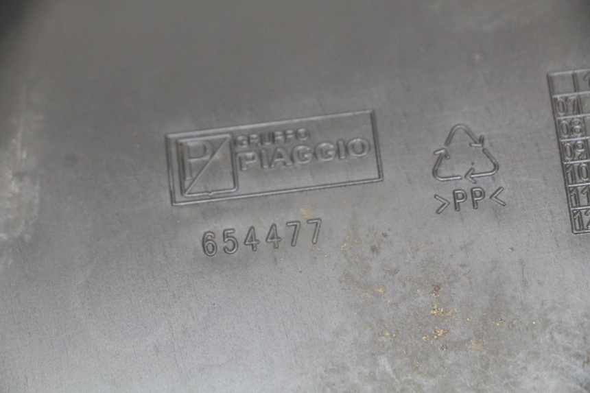 photo de VOORSTE ONDERKAP VERBINDING APRILIA SRV 850 (2012 - 2017) - Detail van het onderdeel