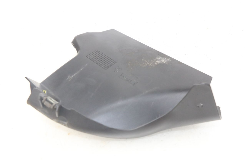 photo de VOORSTE ONDERKAP VERBINDING APRILIA SRV 850 (2012 - 2017) - Andere kijkhoek