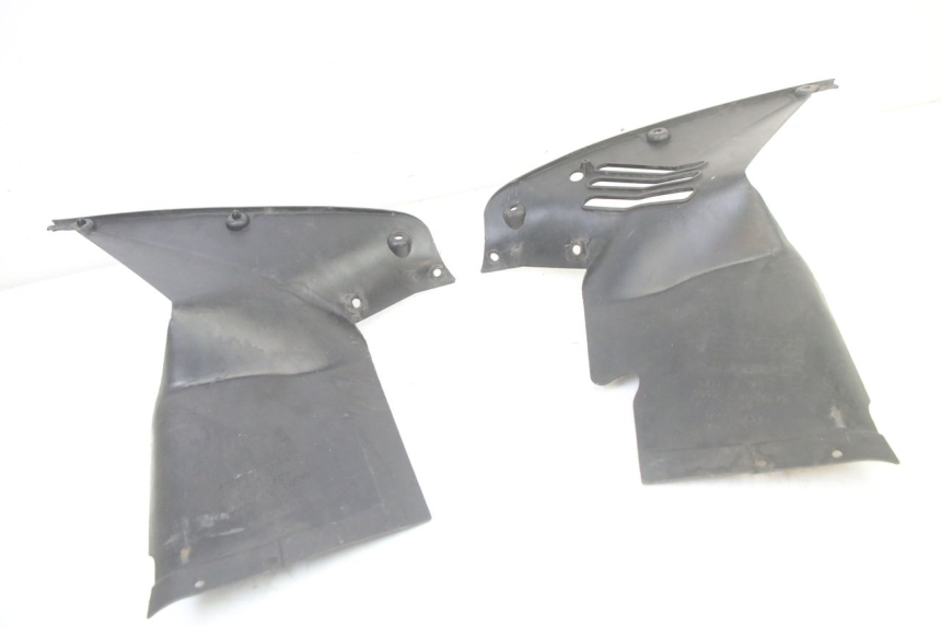photo de VOORSTE ONDERKAP VERBINDING HONDA ST PAN EUROPEAN 1300 (2002 - 2013) - Bevestigingspunten