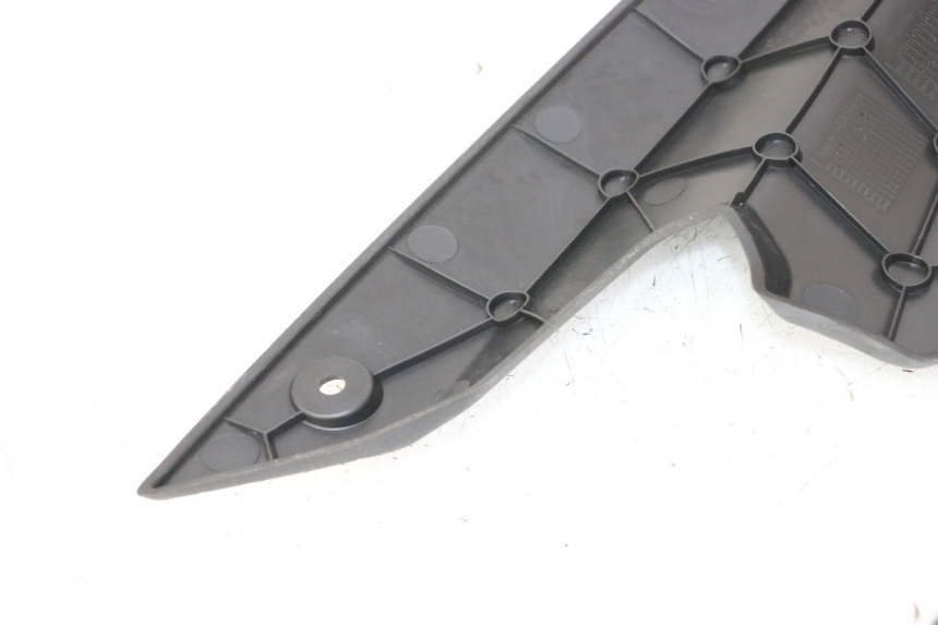 photo de VOORSTE ONDERKAP VERBINDING PEUGEOT STREETZONE I NAKED 2T 50 (2018 - 2020) - Gecontroleerd onderdeel