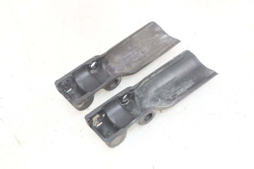 photo de VOORSTE ONDERKAP VERBINDING PEUGEOT TREKKER 50 (1998 - 2004) - Detail van het onderdeel