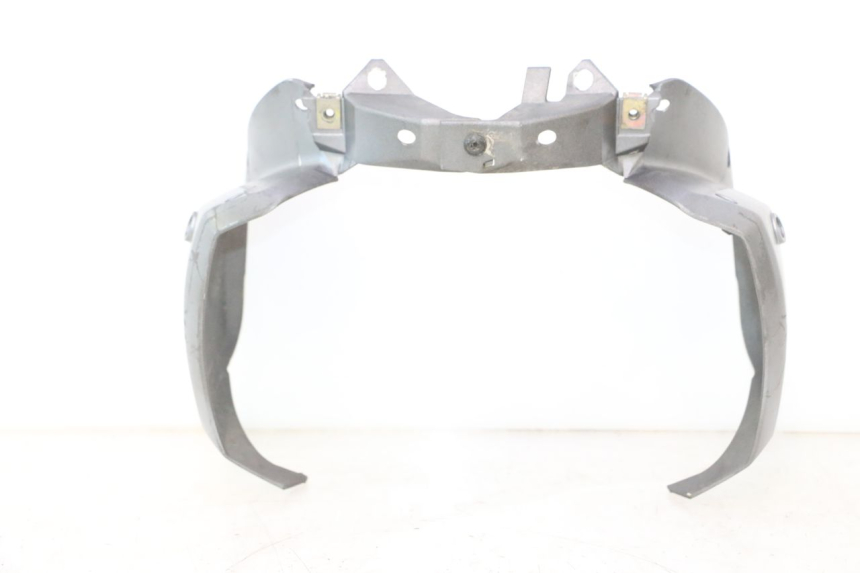 photo de VOORSTE ONDERKAP VERBINDING PEUGEOT TREKKER 50 (1995 - 2004) - Detail van het onderdeel