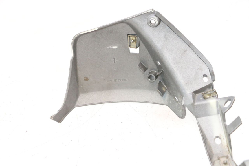 photo de VOORSTE ONDERKAP VERBINDING PEUGEOT TREKKER 50 (1995 - 2004) - Technische close-up