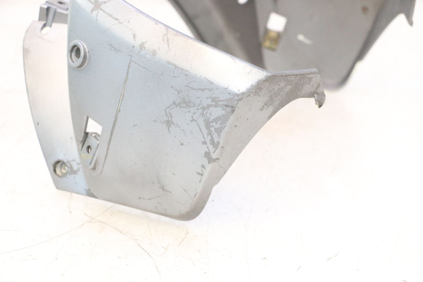 photo de VOORSTE ONDERKAP VERBINDING PEUGEOT TREKKER 50 (1995 - 2004) - Bevestigingspunten