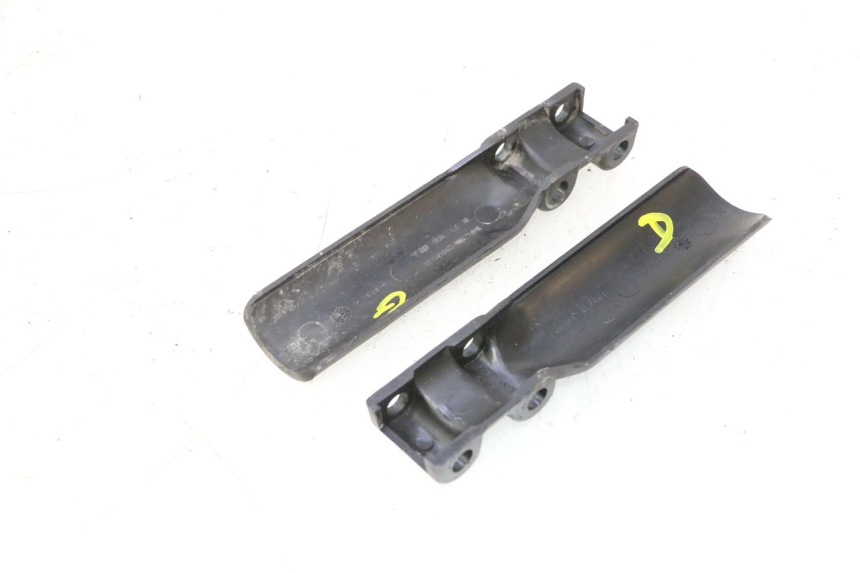 photo de VOORSTE ONDERKAP VERBINDING PEUGEOT TREKKER 50 (1995 - 2004) - Detail van het onderdeel