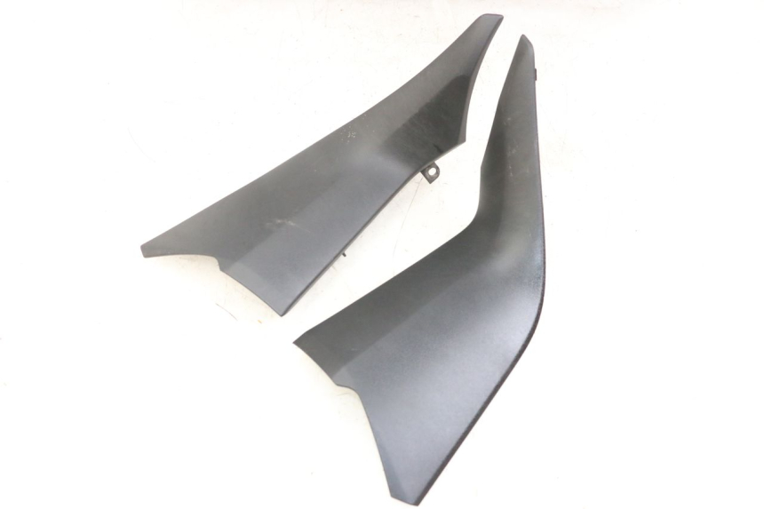 photo de VOORSTE ONDERKAP VERBINDING YAMAHA XMAX X-MAX ABS 125 (2017 - 2020) - Zoom op gebruiksstaat