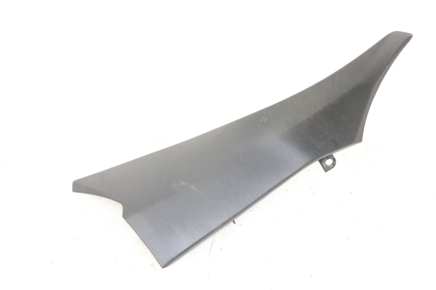 photo de VOORSTE ONDERKAP VERBINDING YAMAHA XMAX X-MAX ABS 125 (2017 - 2020) - Markeringen en referenties