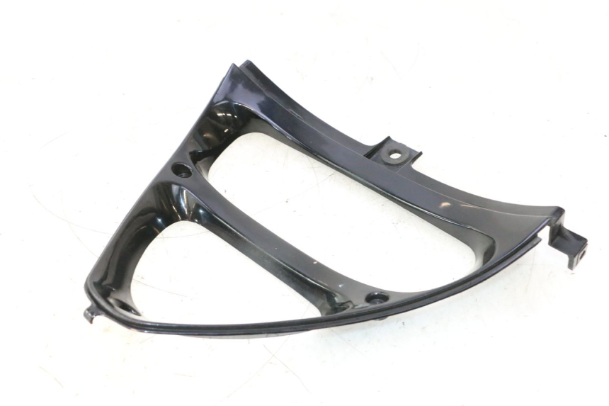 photo de VOORSTE ONDERKAP VERBINDING KAWASAKI ZZR 600 (1995 - 2004) - Detail van het onderdeel