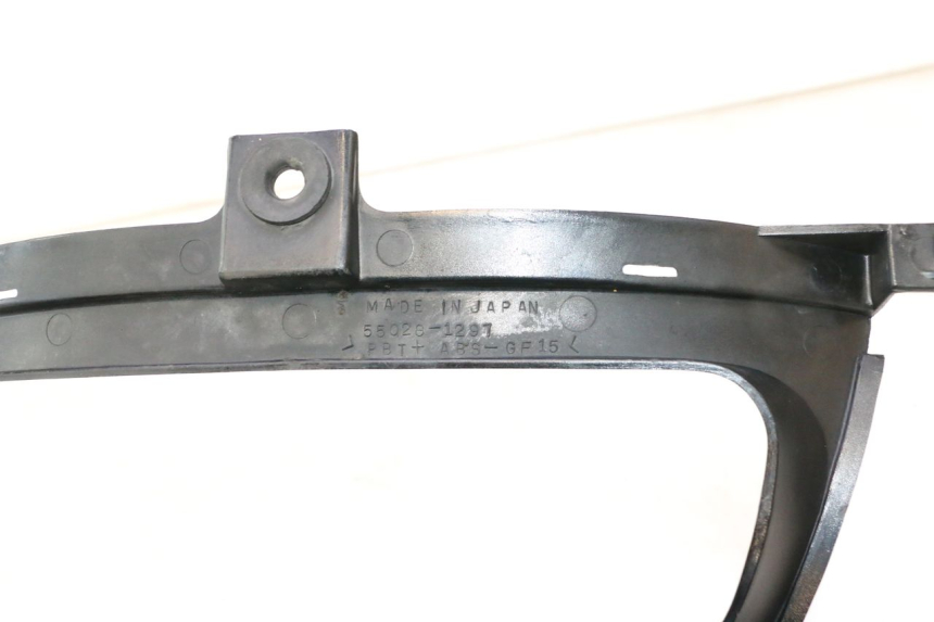 photo de VOORSTE ONDERKAP VERBINDING KAWASAKI ZZR 600 (1995 - 2004) - Bevestigingspunten
