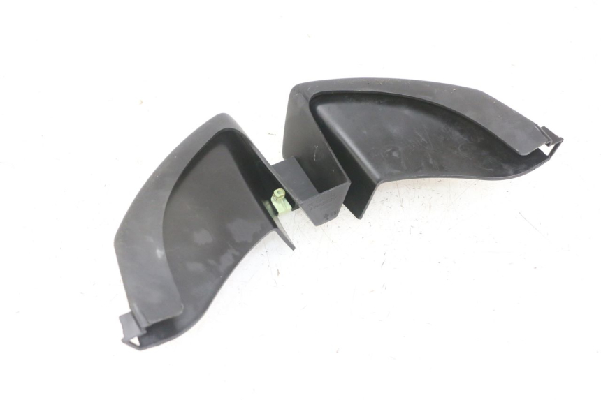 photo de VOORSTE KUIPVERBINDING PEUGEOT JET FORCE CARBU 50 (2003 - 2016) - Detail van het onderdeel