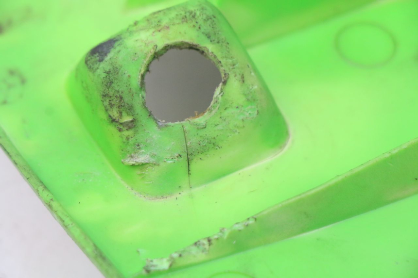 photo de VOORSTE KUIPVERBINDING KAWASAKI KX 250 (1994 - 1998) - Detail van het onderdeel