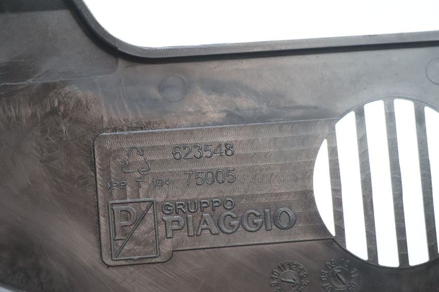 photo de VOORSTE KUIPVERBINDING PIAGGIO MP3 LT 300 (2010 - 2016) - Technische close-up