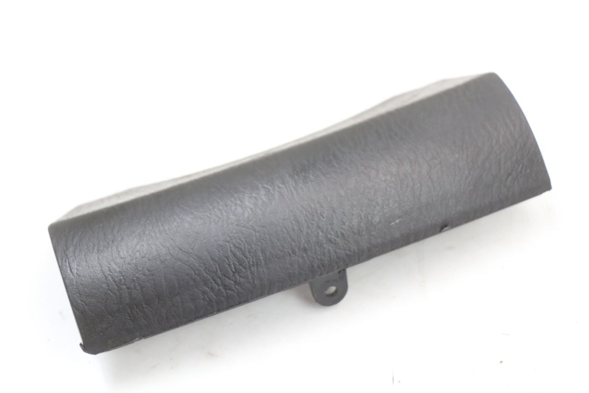 photo de VOORSTE BOVENKAP VERBINDING HONDA FES S-WING SWING ABS 125 (2007 - 2015) - Detail van het onderdeel