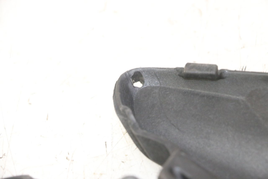 photo de VOORSTE BOVENKAP VERBINDING PIAGGIO IE MP3 YOURBAN 300 (2011 - 2016) - Andere kijkhoek