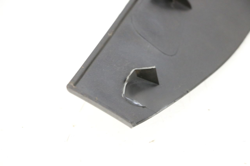 photo de VOORSTE BOVENKAP VERBINDING PIAGGIO MP3 125 (2006 - 2014) - Detail van het onderdeel