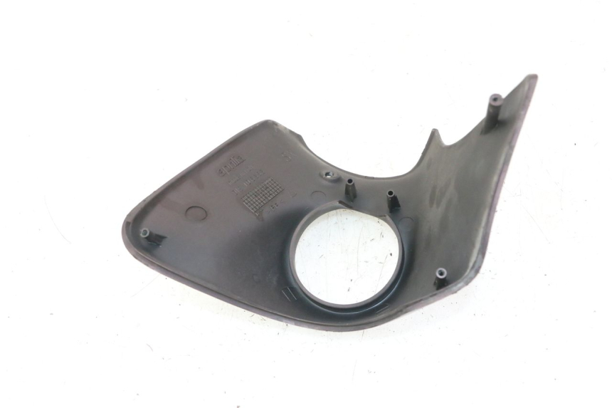 photo de VOORSTE BOVENKAP VERBINDING APRILIA SCARABEO GT TOURING 125 (1999 - 2005) - Zoom op gebruiksstaat