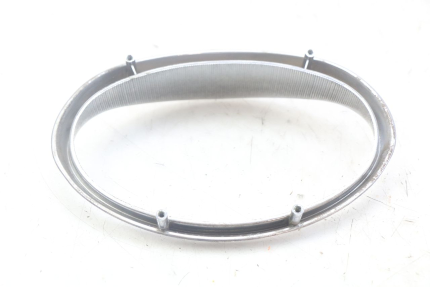 photo de VOORSTE BOVENKAP VERBINDING APRILIA SCARABEO 100 (2003 - 2012) - Detail van het onderdeel