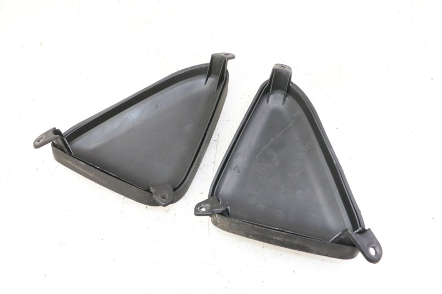 photo de VOORSTE BOVENKAP VERBINDING YAMAHA X-MAX XMAX ABS 250 (2010 - 2012) - Detail van het onderdeel