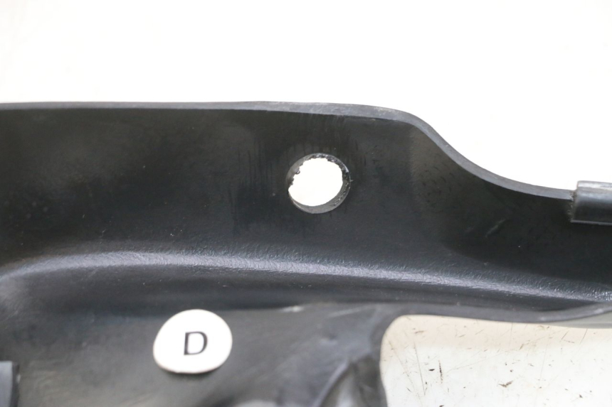 photo de VOORSTE BOVENKAP VERBINDING YAMAHA XJ6 ABS 600 (2008 - 2016) - Detail van het onderdeel