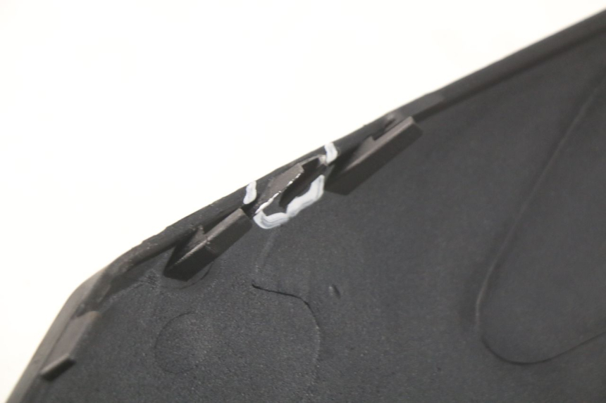 photo de VOORSTE KUIPVERBINDING PIAGGIO X8 125 (2004 - 2007) - Detail van het onderdeel