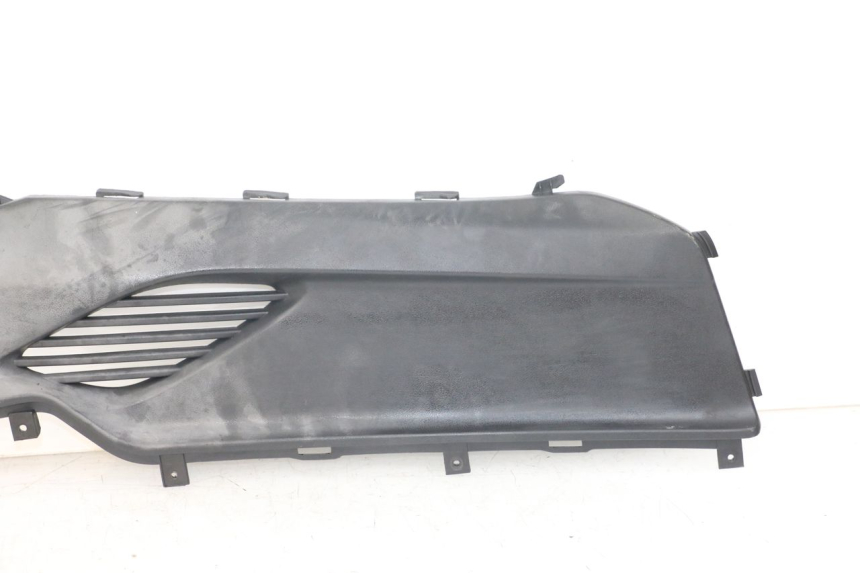 photo de RECHTER VOETSTEUNVERBINDING KYMCO DINK STREET ABS 125 (2011 - 2018) - Technische close-up