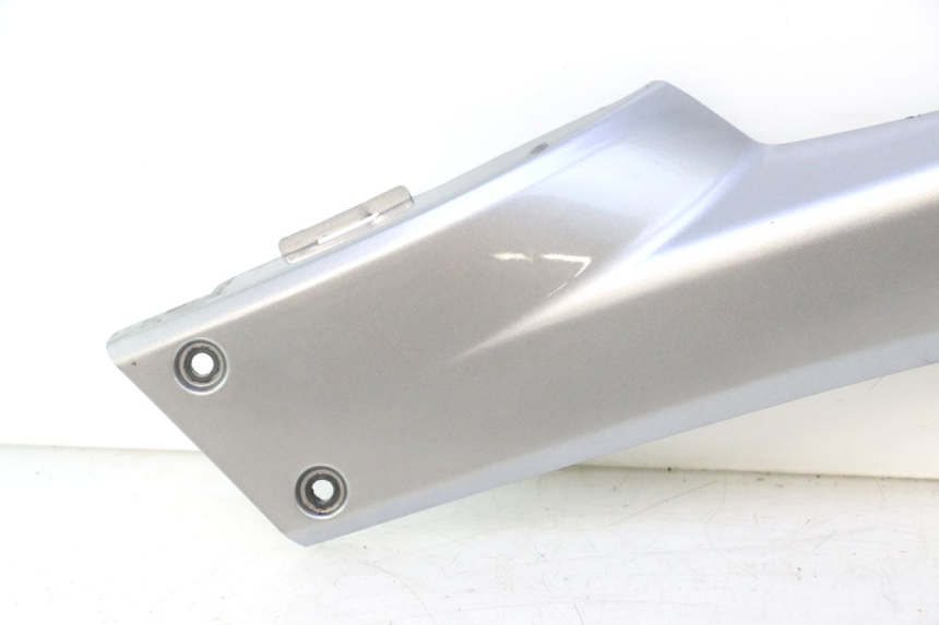 photo de RECHTE VOETSTEUNVERBINDING GILERA GP 800 (2007 - 2013) - Detail van het onderdeel