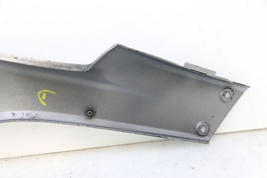 photo de RECHTE VOETSTEUNVERBINDING GILERA GP 800 (2007 - 2013) - Zoom op componenten
