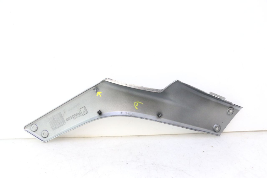 photo de RECHTE VOETSTEUNVERBINDING GILERA GP 800 (2007 - 2013) - Gecontroleerd onderdeel