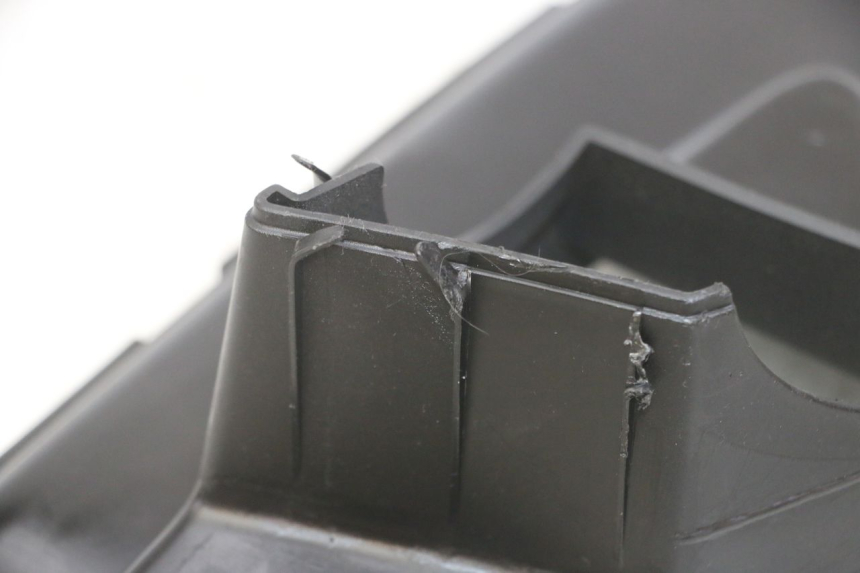 photo de RECHTER VOETSTEUNVERBINDING PEUGEOT JET FORCE CARBU 50 (2003 - 2016) - Zoom op gebruiksstaat