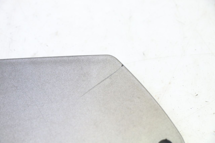 photo de RECHTER VOETSTEUNVERBINDING PIAGGIO MP3 125 (2006 - 2014) - Detail van het onderdeel