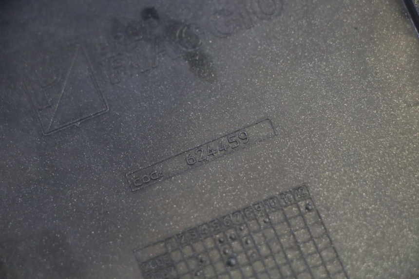 photo de RECHTER VOETSTEUNVERBINDING PIAGGIO MP3 RL 250 (2006 - 2010) - Bevestigingspunten