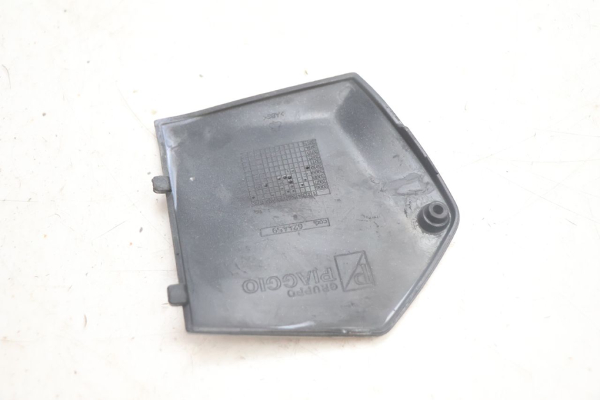 photo de RECHTER VOETSTEUNVERBINDING PIAGGIO MP3 125 (2006 - 2014) - Bevestigingspunten