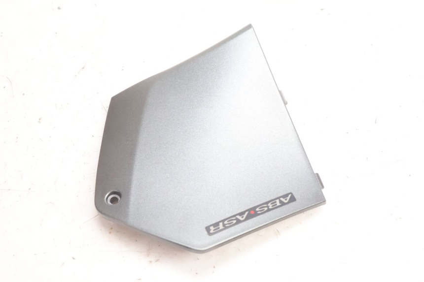 photo de RECHTER VOETSTEUNVERBINDING PIAGGIO MP3 500 (2016 - 2018) - Detail van het onderdeel