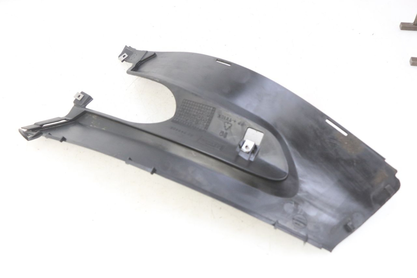 photo de RECHTER VOETSTEUNVERBINDING GILERA RUNNER SP 50 (2009 - 2017) - Technische close-up