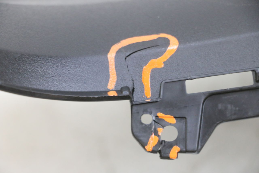 photo de RECHTER VOETSTEUNVERBINDING YAMAHA TRICITY 300 (2020 - 2024) - Kenmerkende details