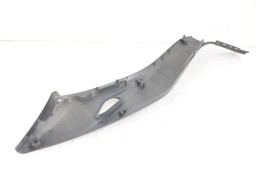 photo de RECHTER VOETSTEUNVERBINDING YAMAHA XMAX X-MAX ABS 125 (2017 - 2020) - Detail van het onderdeel