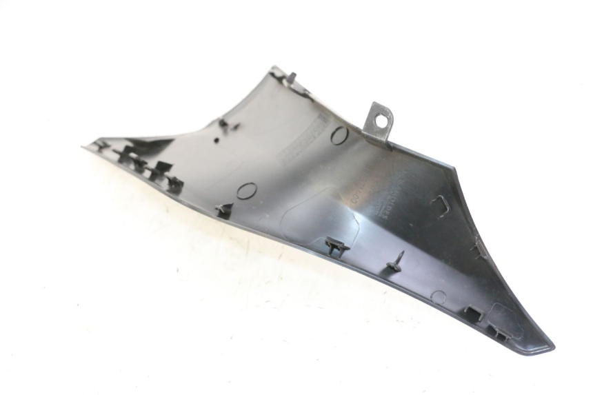 photo de RECHTER VOETSTEUNVERBINDING YAMAHA XMAX X-MAX 125 (2021 - 2025) - Technische close-up