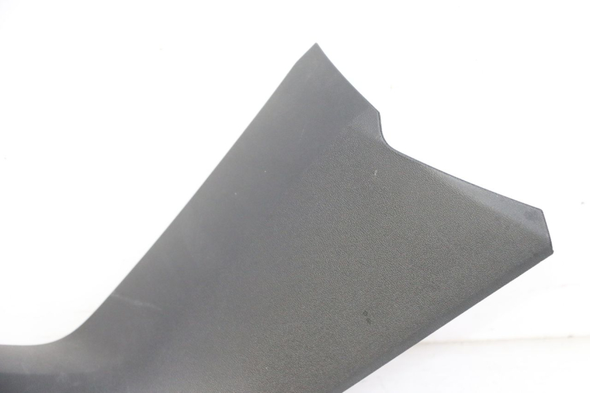 photo de RECHTER VOETSTEUNVERBINDING YAMAHA XMAX X-MAX 125 (2021 - 2025) - Bevestigingspunten