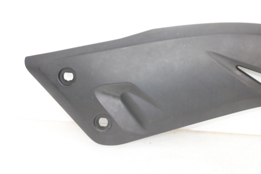 photo de RECHTER VOETSTEUNVERBINDING YAMAHA X-MAX XMAX 125 (2010 - 2013) - Zoom op componenten