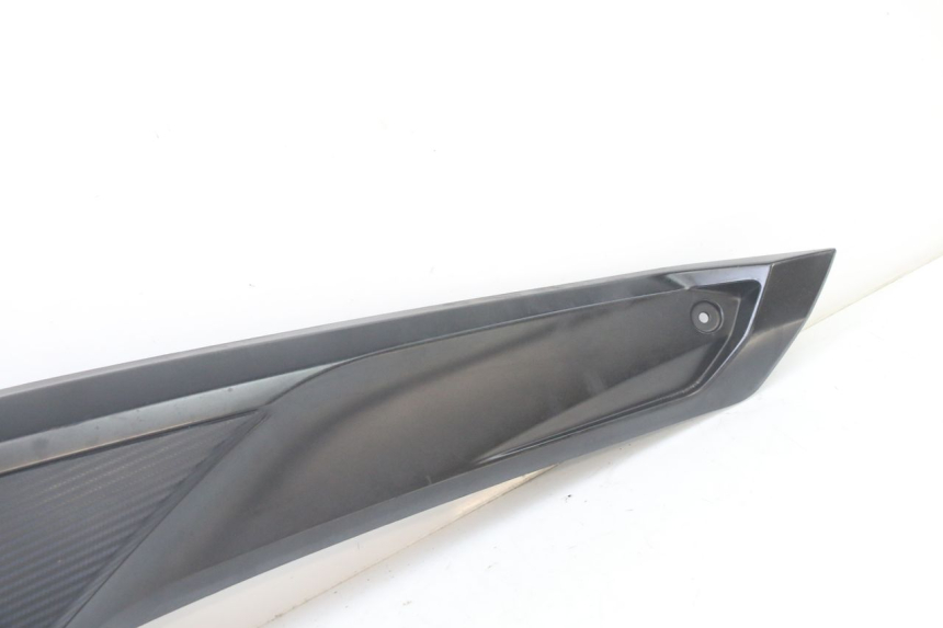 photo de RECHTER VOETSTEUNVERBINDING YAMAHA YP X-MAX XMAX 400 (2014 - 2017) - Zoom op gebruiksstaat