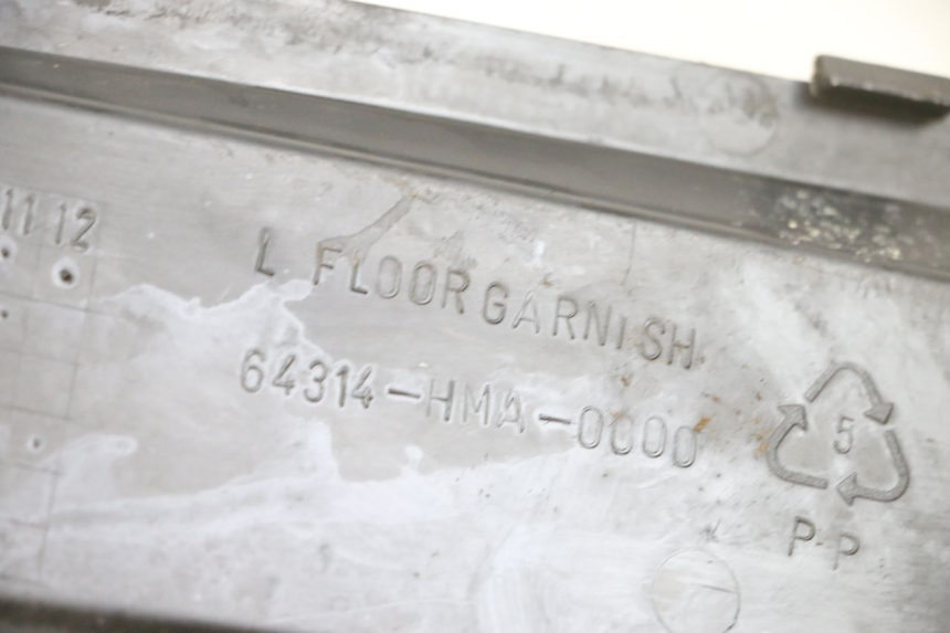 photo de LINKS VOETSTEUNVERBINDING SYM GTS EVO 125 (2009 - 2013) - Detail van het onderdeel