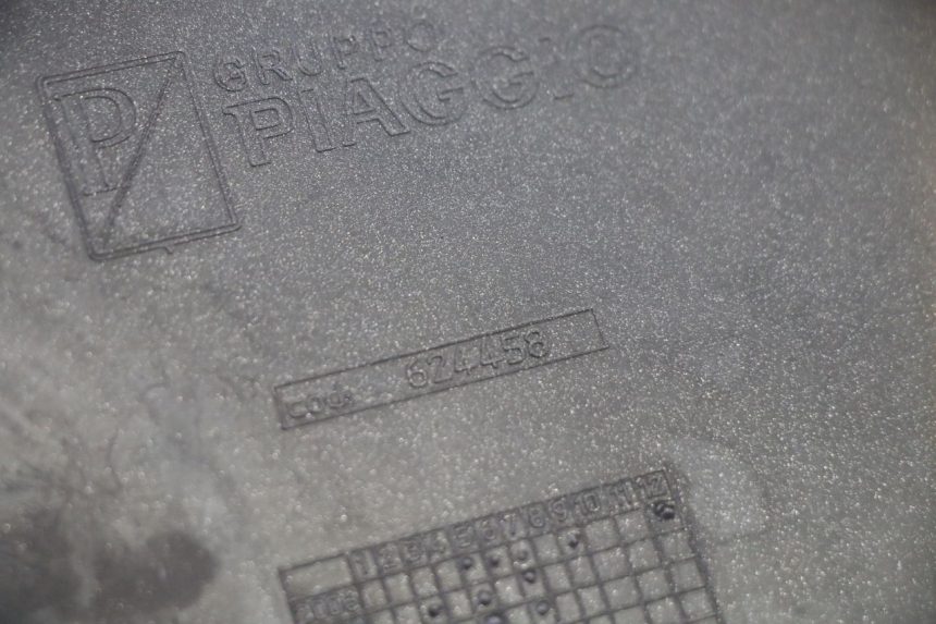 photo de LINKS VOETSTEUNVERBINDING PIAGGIO MP3 RL 250 (2006 - 2010) - Technische close-up