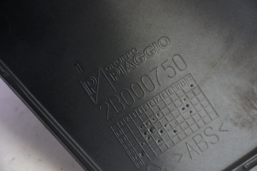 photo de LINKS VOETSTEUNVERBINDING PIAGGIO MP3 500 (2016 - 2018) - Technische close-up