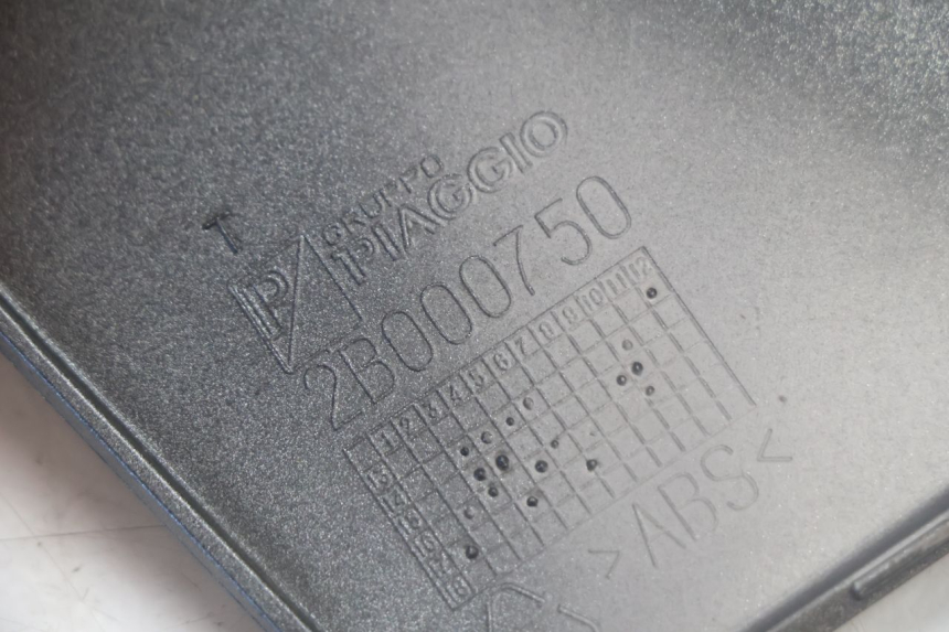 photo de LINKS VOETSTEUNVERBINDING PIAGGIO MP3 500 (2016 - 2018) - Technische close-up
