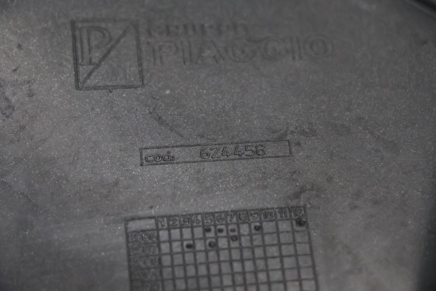 photo de LINKS VOETSTEUNVERBINDING PIAGGIO MP3 125 (2006 - 2014) - Technische close-up
