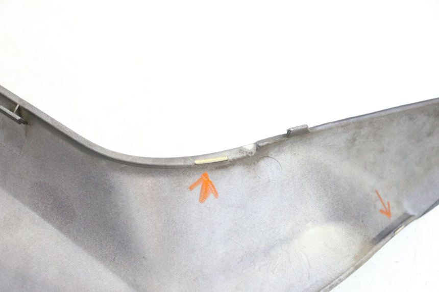 photo de LINKS VOETSTEUNVERBINDING YAMAHA XMAX X-MAX 125 (2006 - 2009) - Technische close-up