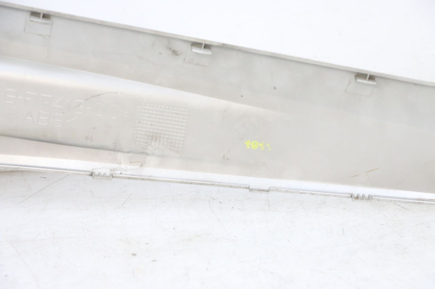 photo de LINKS VOETSTEUNVERBINDING YAMAHA XMAX X-MAX 125 (2006 - 2009) - Kenmerkende details