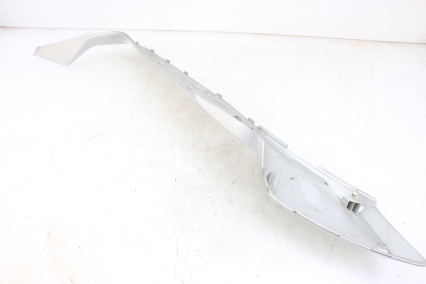 photo de LINKS VOETSTEUNVERBINDING YAMAHA XMAX X-MAX 125 (2006 - 2009) - Technische close-up