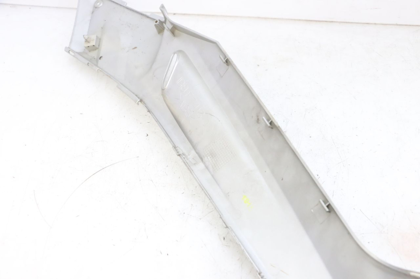 photo de LINKS VOETSTEUNVERBINDING YAMAHA XMAX X-MAX 125 (2006 - 2009) - Bevestigingspunten